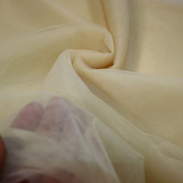 پارچه تور فرانسوی ( سانول ) عرض ۳ متر رنگ کرم طلایی روشن