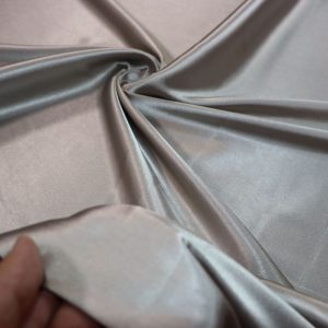 پارچه ساتن ال ایکس رنگ کرم بژ