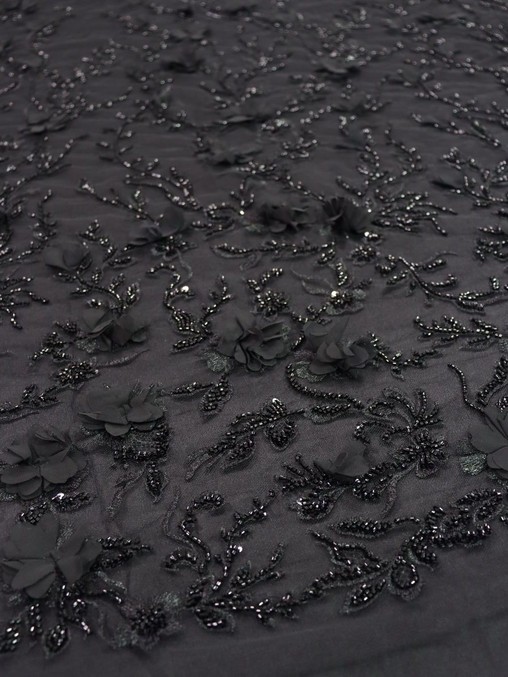 IMG_5843 پارچه گیپور مجلسی گل برجسته مشکی طرح سه