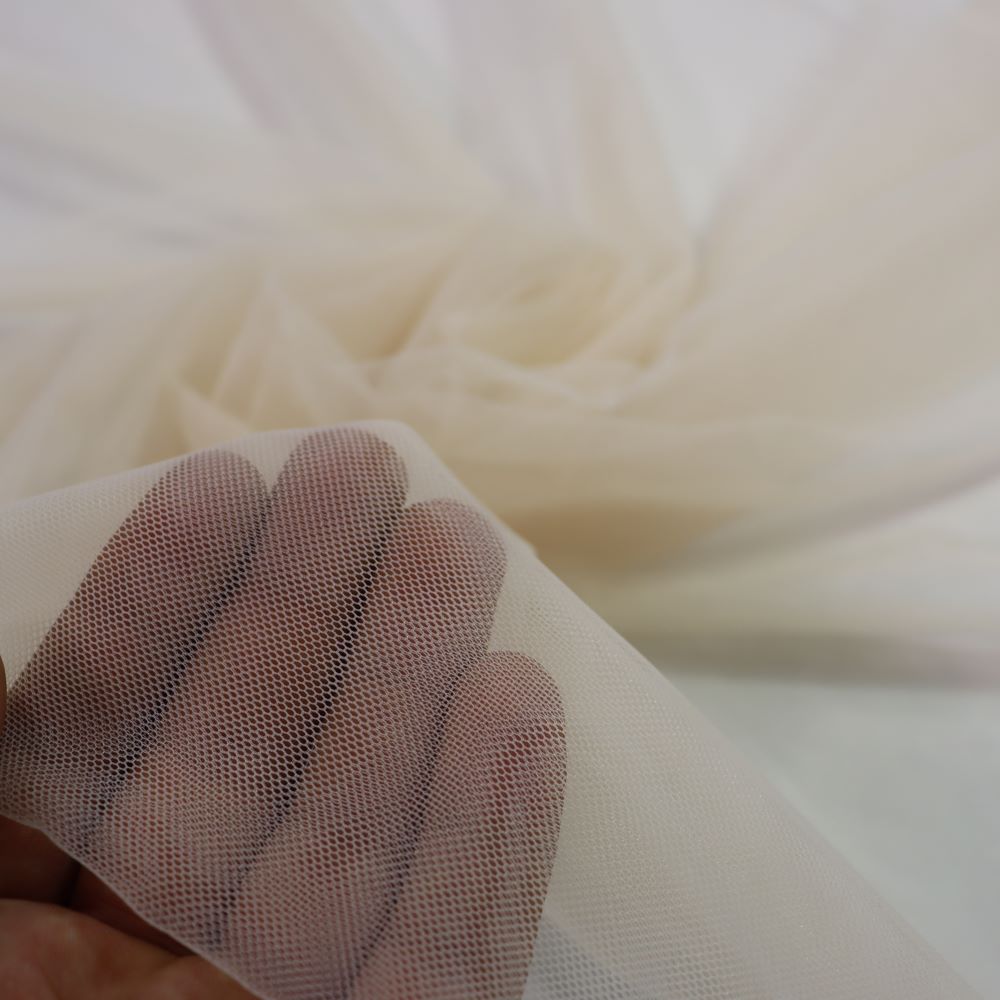 IMG_5902 پارچه تور ایتالیا کرم بدن روشن