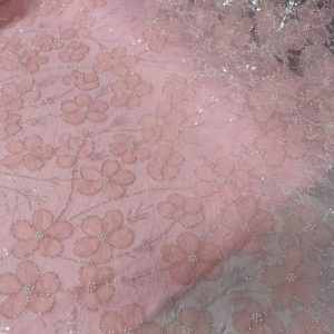 پارچه مجلسی دانتل فرانسه گل حریر برجسته رنگ صورتی طرح یک سری جدید