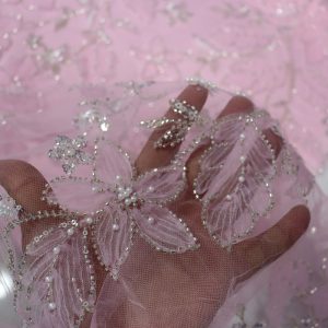 پارچه مجلسی گل حریر برجسته رنگ صورتی طرح چهار سری جدید