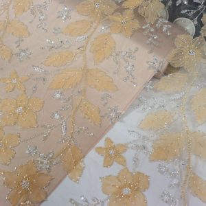 پارچه مجلسی گل حریر برجسته رنگ کرم طرح چهار سری جدید