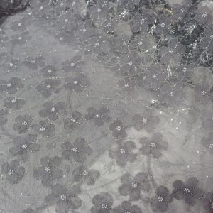پارچه مجلسی دانتل فرانسه گل حریر برجسته رنگ طوسی طرح یک سری جدید
